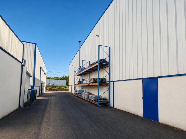 Light Industrial in Toulouse to rent - Building Photo - Image 2 of 10