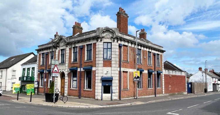 27 Main St, Crumlin for sale - Primary Photo - Image 1 of 1