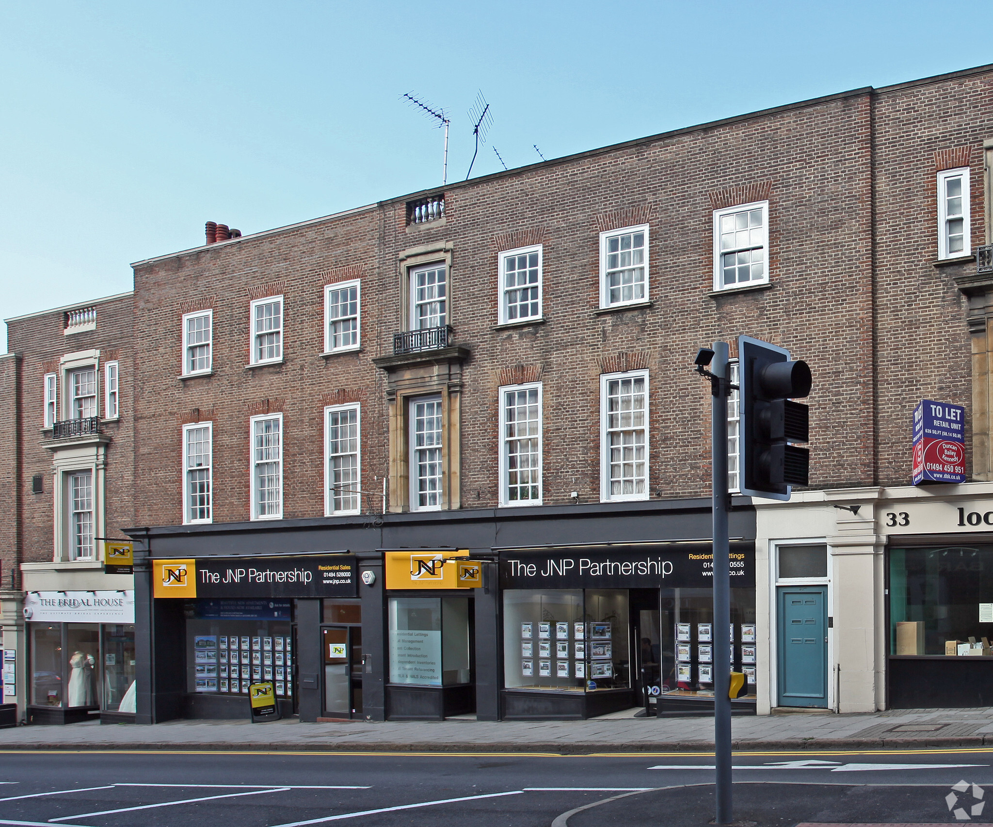 29-31 Crendon St, High Wycombe for rent Primary Photo- Image 1 of 3