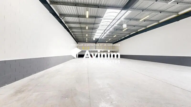 Industrial in Bezons to rent - Interior Photo - Image 1 of 5