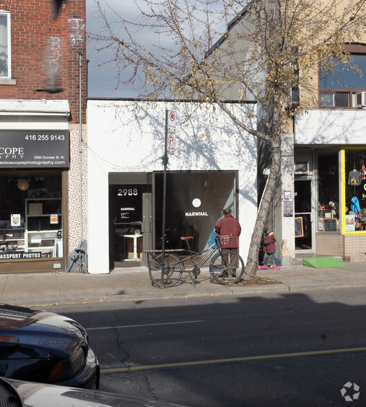 2988 Dundas St W, Toronto, ON for sale - Building Photo - Image 3 of 4