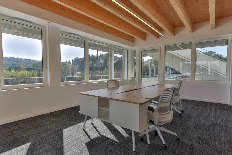 Office in Aix-en-Provence to rent Interior Photo- Image 1 of 23