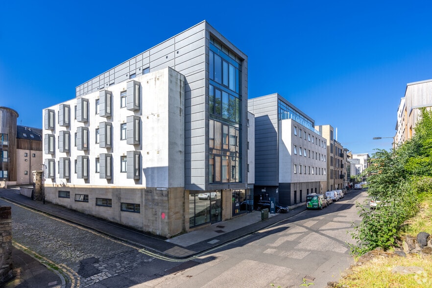 32 Calton Rd, Edinburgh to rent - Primary Photo - Image 1 of 4