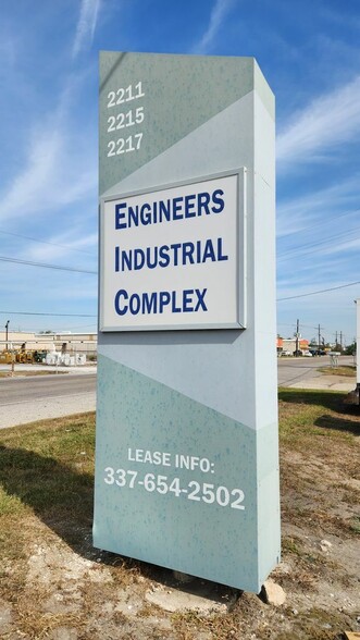 2211 - 2217 Engineers Rd, Belle Chasse, LA for rent - Building Photo - Image 1 of 8