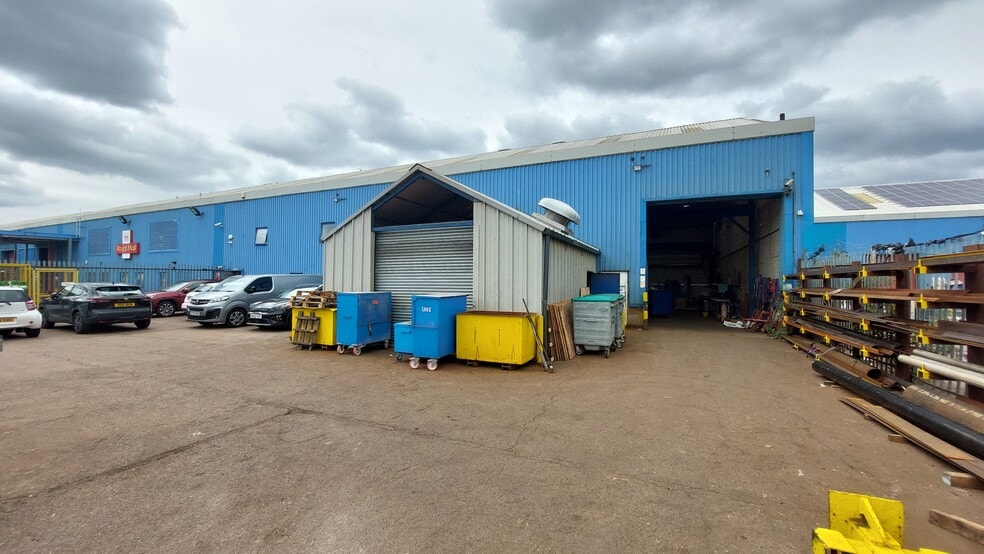 50 Freshwater Rd, Dagenham for sale - Building Photo - Image 2 of 4