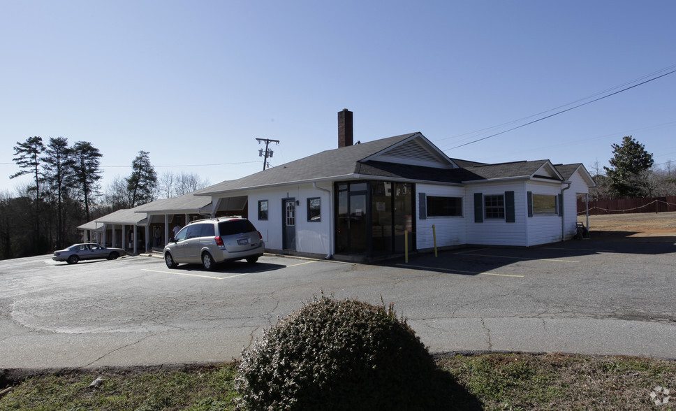 137 W Mountain St, Rutherfordton, NC for sale - Primary Photo - Image 1 of 1