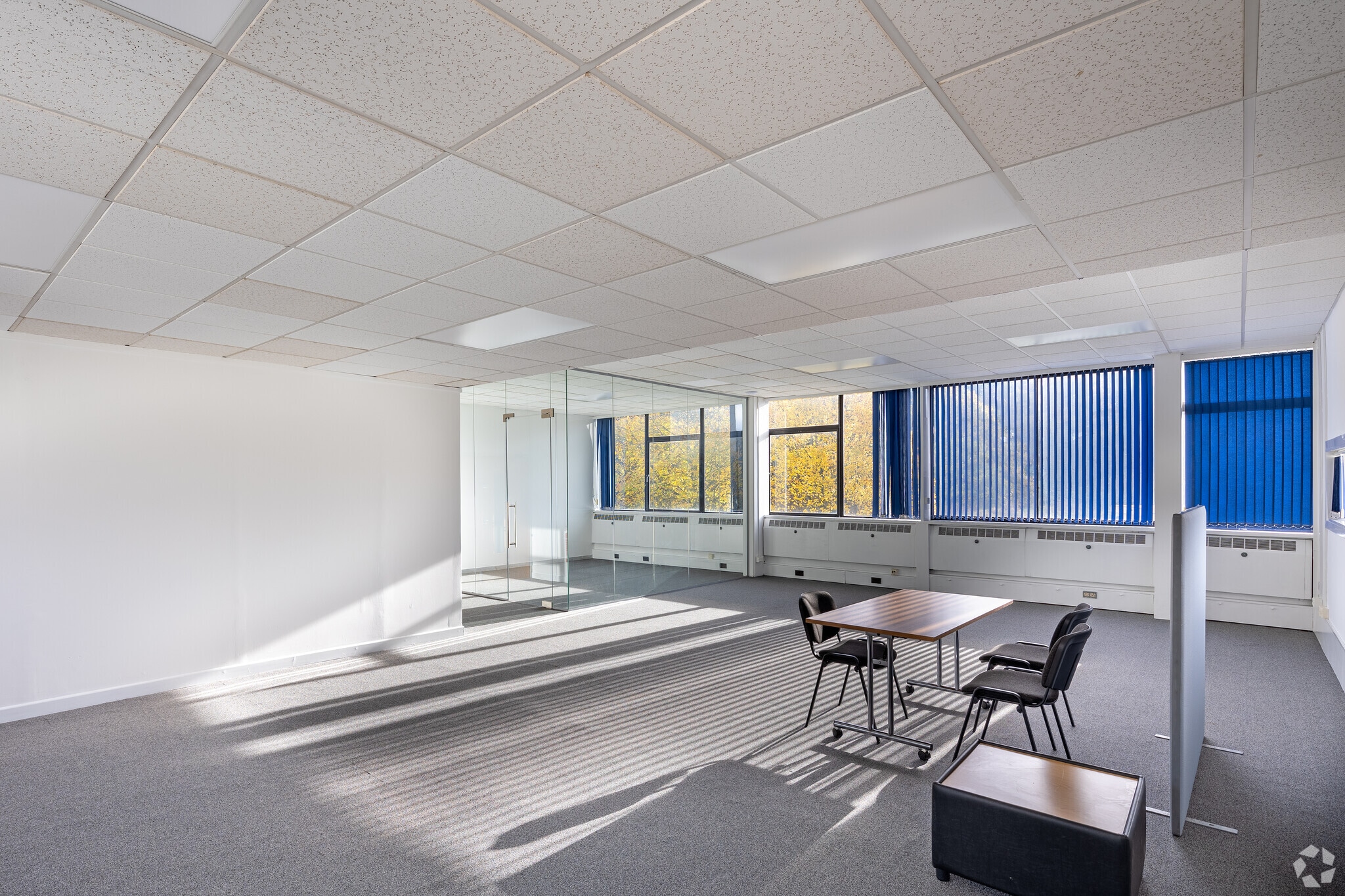 West Park Ring Rd, Leeds to rent Interior Photo- Image 1 of 19