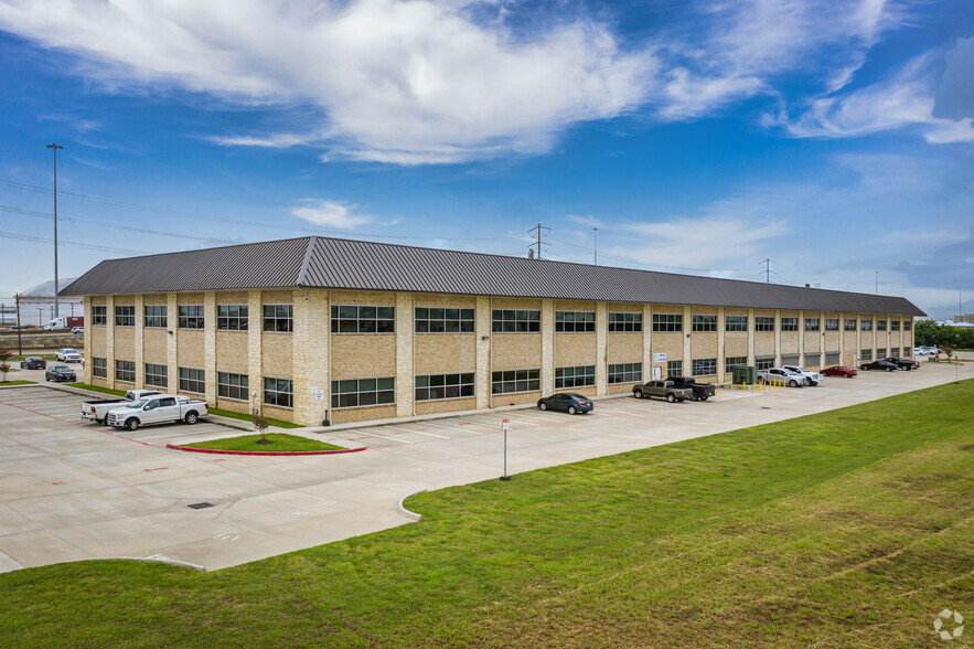 4460 Highway 225, Deer Park, TX for rent - Building Photo - Image 3 of 7