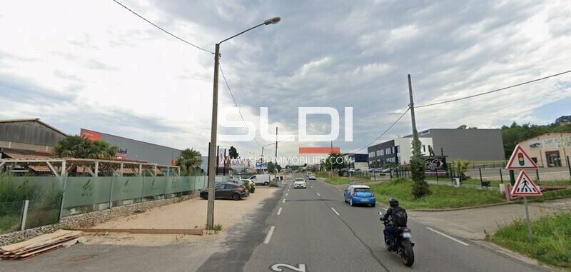 Light Industrial in Saint-Genis-Laval to rent - Building Photo - Image 2 of 2