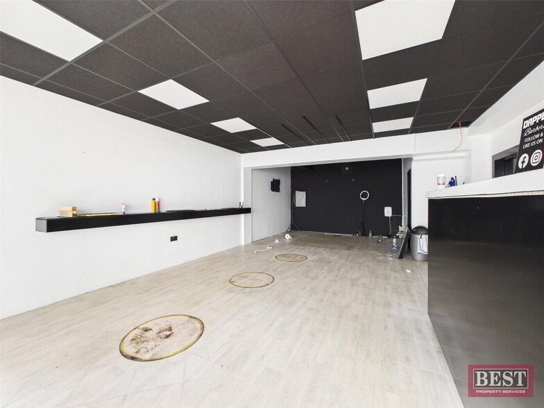 5-5A Marcus St, Newry to rent - Interior Photo - Image 3 of 4