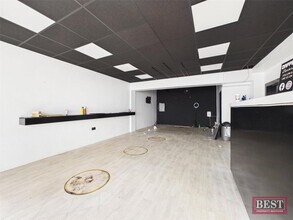 5-5A Marcus St, Newry to rent Interior Photo- Image 2 of 3