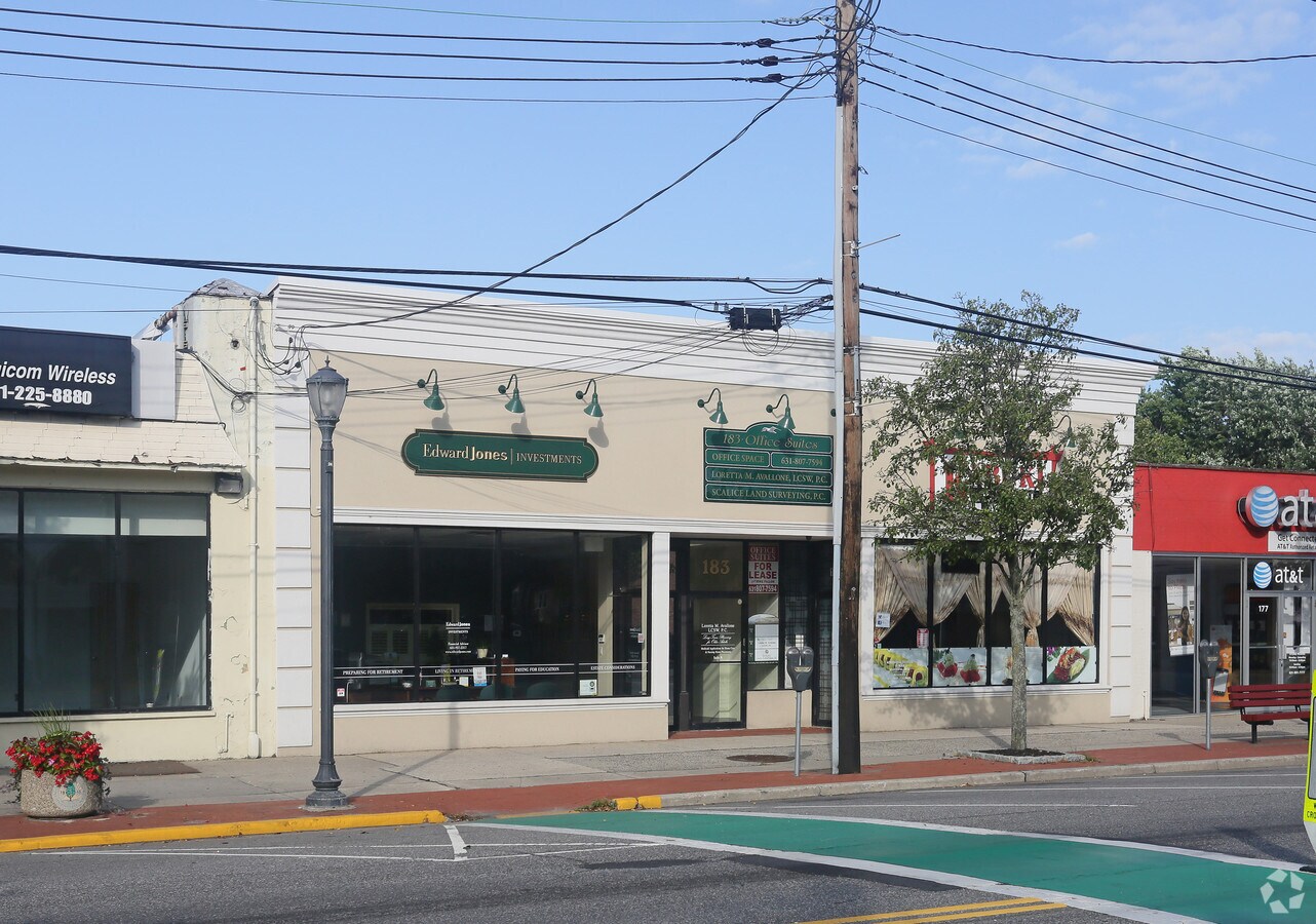 183 S Wellwood Ave, Lindenhurst 11757