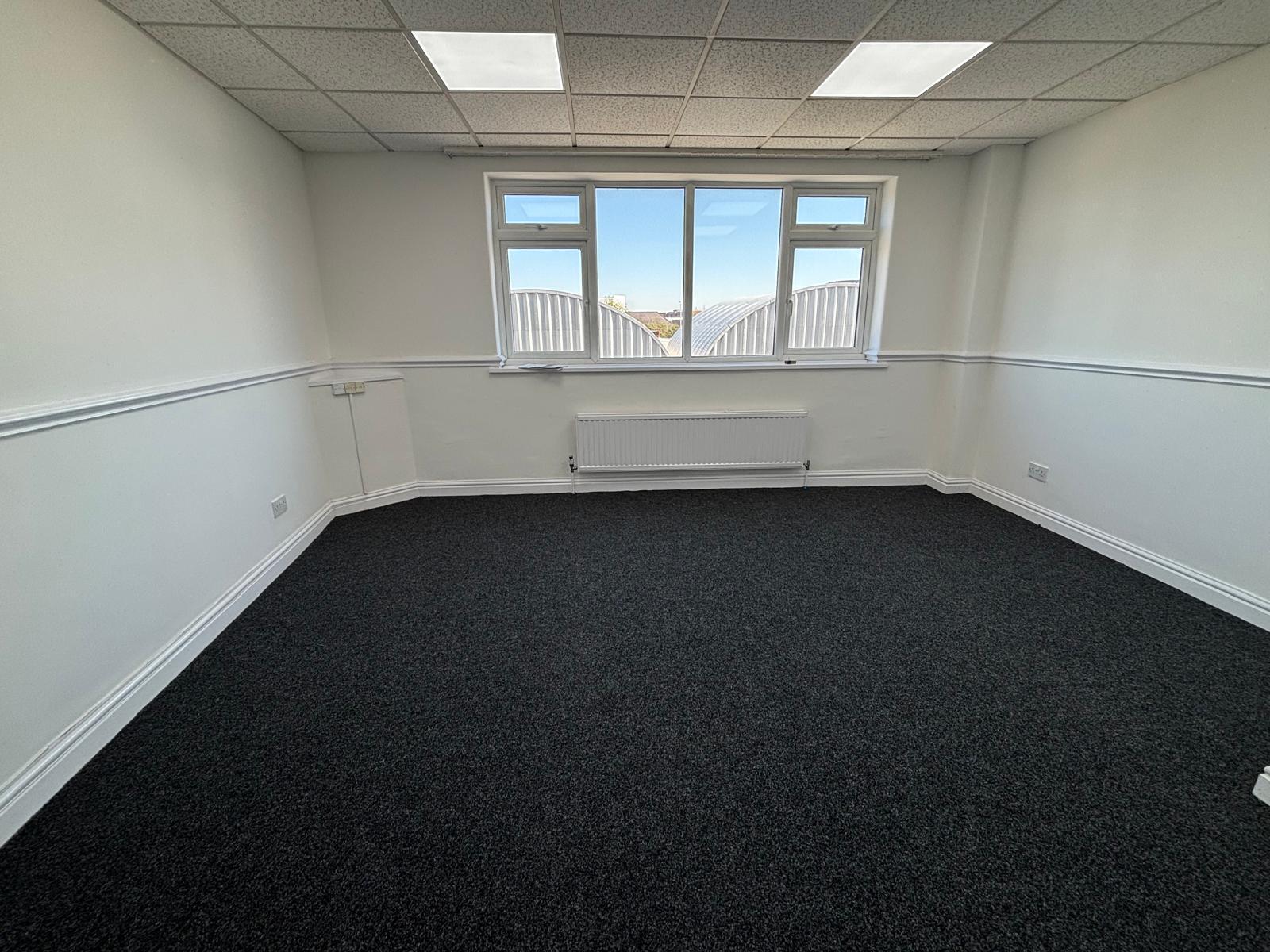 Craven Rd, Altrincham to rent Interior Photo- Image 1 of 4