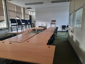 Commercial Street, Batley to rent Interior Photo- Image 2 of 2