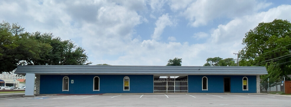 415 E Bolt St, Fort Worth, TX for rent - Building Photo - Image 2 of 5