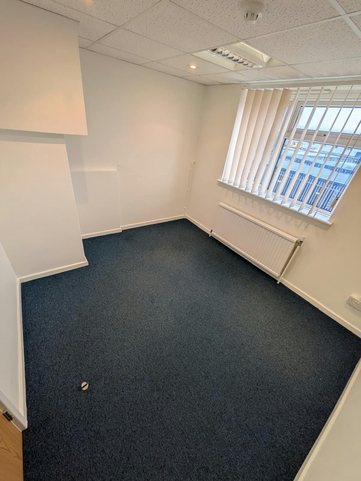 Courtlands Rd, Eastbourne to rent Interior Photo- Image 1 of 5