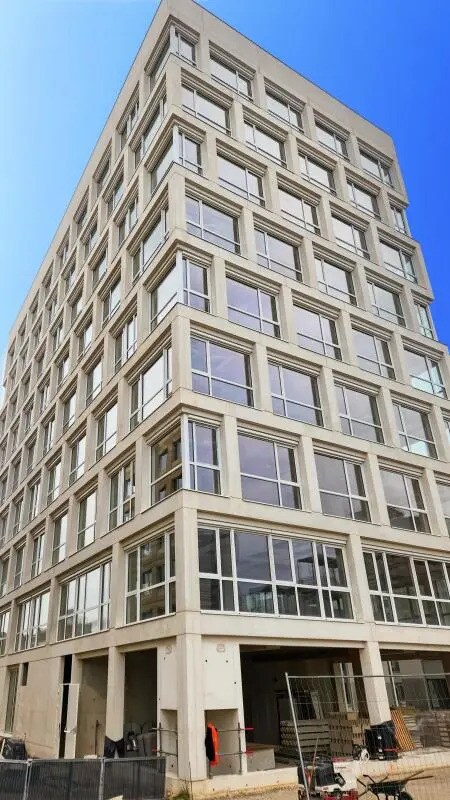 Office in Ivry-sur-Seine to rent Building Photo- Image 1 of 9