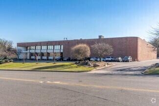 More details for 2 Harbor Park Dr, Port Washington, NY - Office for Rent