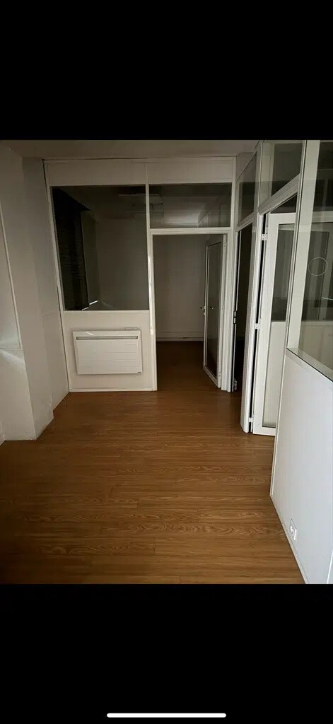 Location Commerce 182 m² - Photo 1