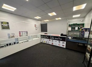 109 Dunraven St, Tonypandy to rent Interior Photo- Image 1 of 7