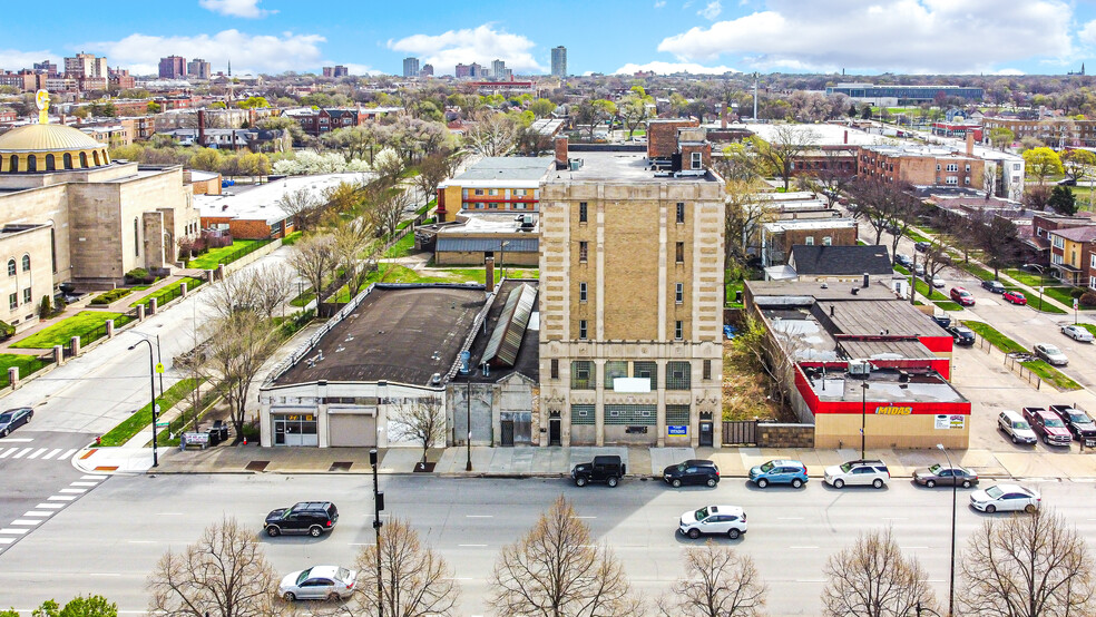 7411 S Stony Island Ave, Chicago, IL for sale - Building Photo - Image 1 of 1