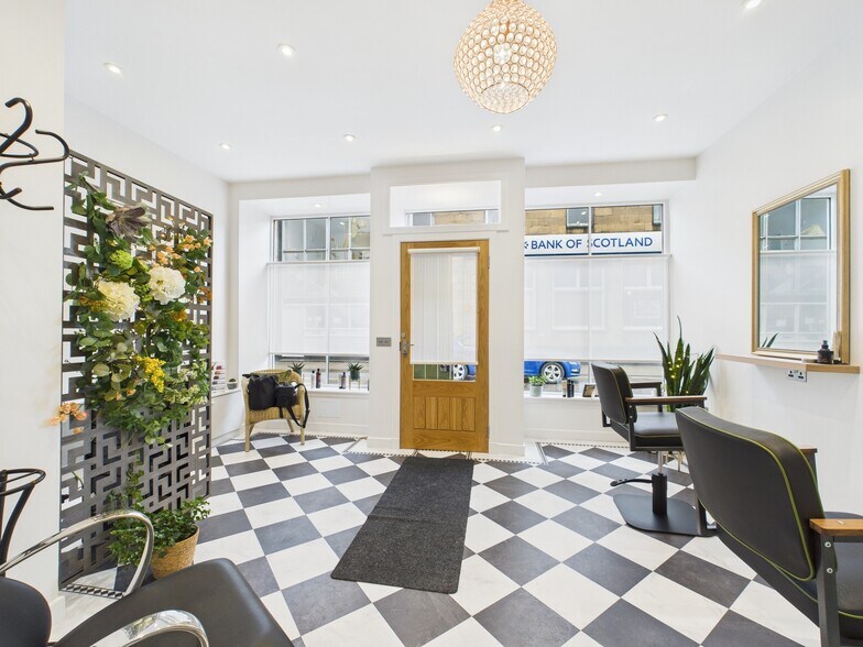 3-5 Tulloch St, Dingwall for sale - Building Photo - Image 3 of 8
