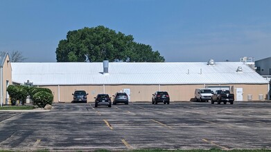 525 W Rolling Meadows Dr, Fond Du Lac, WI for rent Building Photo- Image 1 of 19