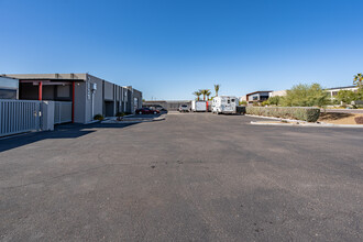 7831 E Greenway Rd, Scottsdale, AZ for rent Building Photo- Image 2 of 6