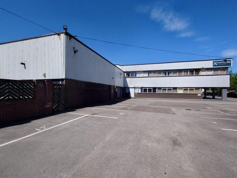 97 Bridge Rd, Wakefield to rent - Building Photo - Image 3 of 21