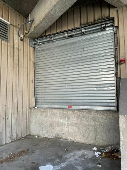 Light Industrial in Aubervilliers to rent - Building Photo - Image 3 of 9