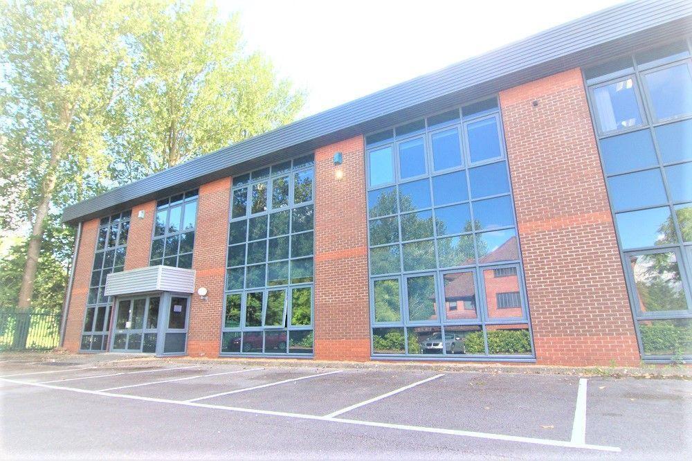 Oaklands Park, Wokingham to rent Building Photo- Image 1 of 2