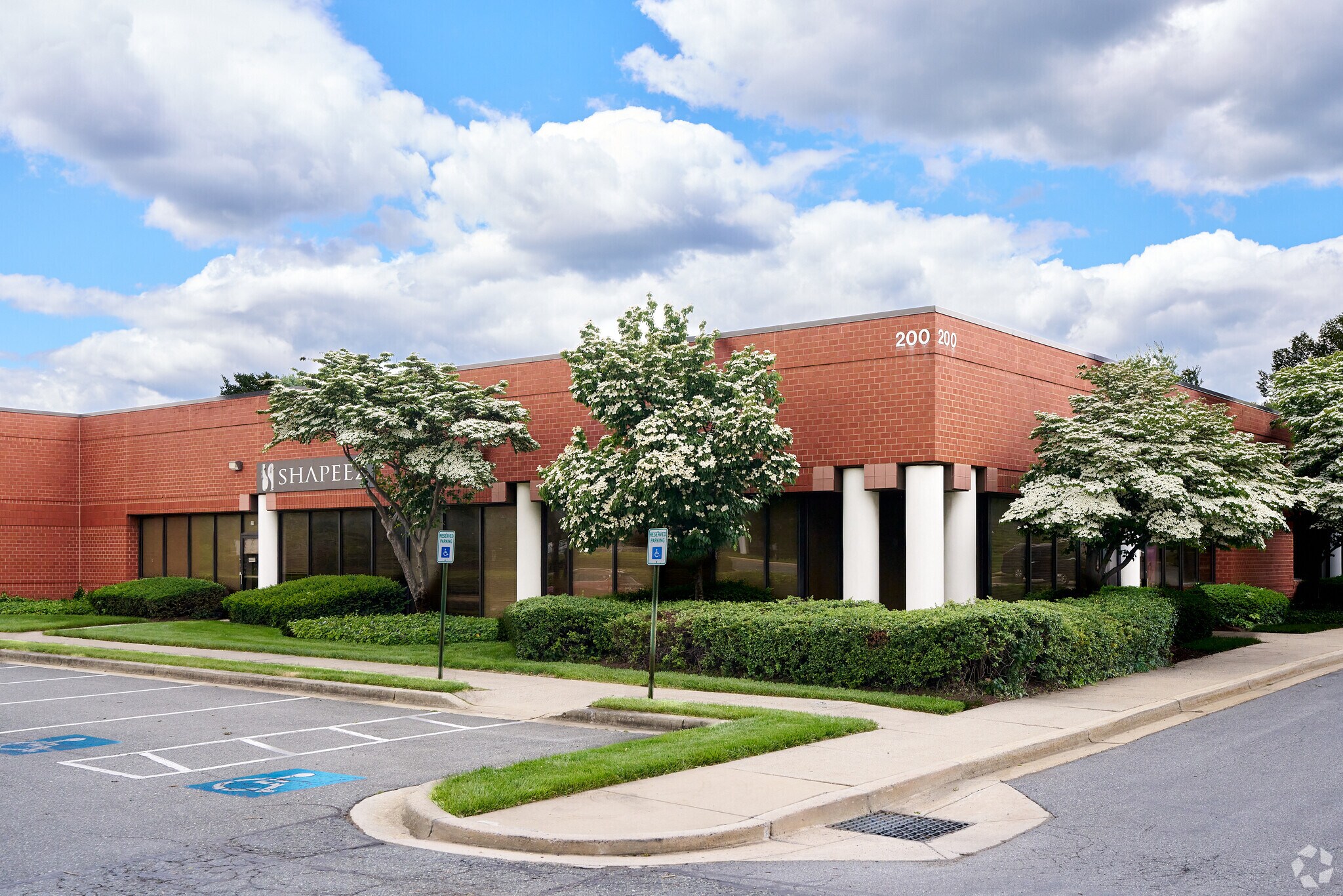 200 Perry Pky, Gaithersburg, MD for sale Primary Photo- Image 1 of 1