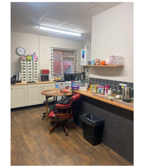 73-75 High Rd, Felixstowe for sale - Interior Photo - Image 3 of 3