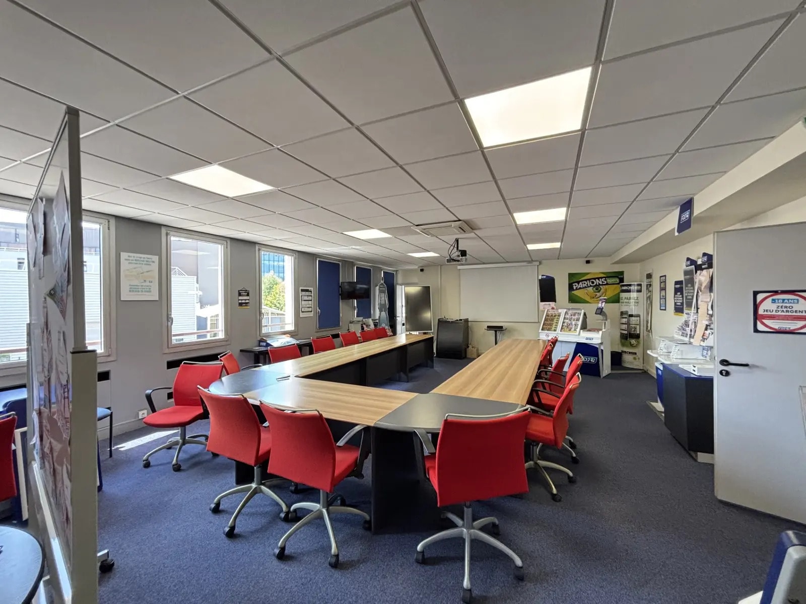 Office in Montreuil to rent Building Photo- Image 1 of 21