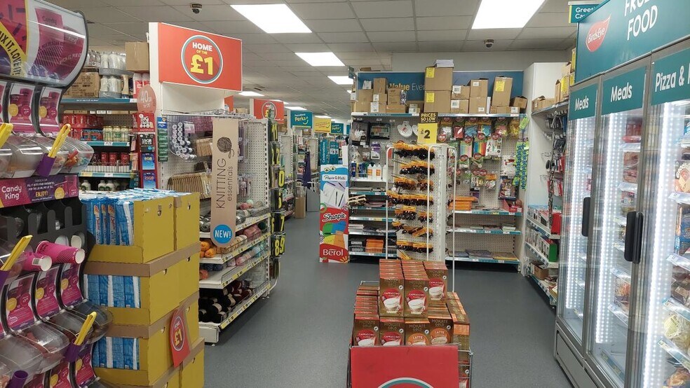 5 Castle Street, Maesteg for sale - Building Photo - Image 3 of 6