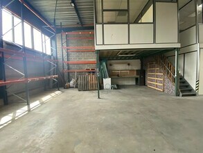 Office in Le Plessis-Bouchard to rent Building Photo- Image 2 of 3