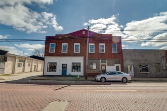 219 W Main St, Carlinville, IL for sale Primary Photo- Image 1 of 1