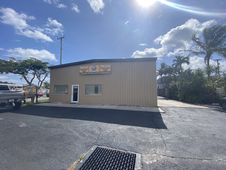 1202 S Dixie Hwy, Lake Worth, FL for sale - Building Photo - Image 1 of 1