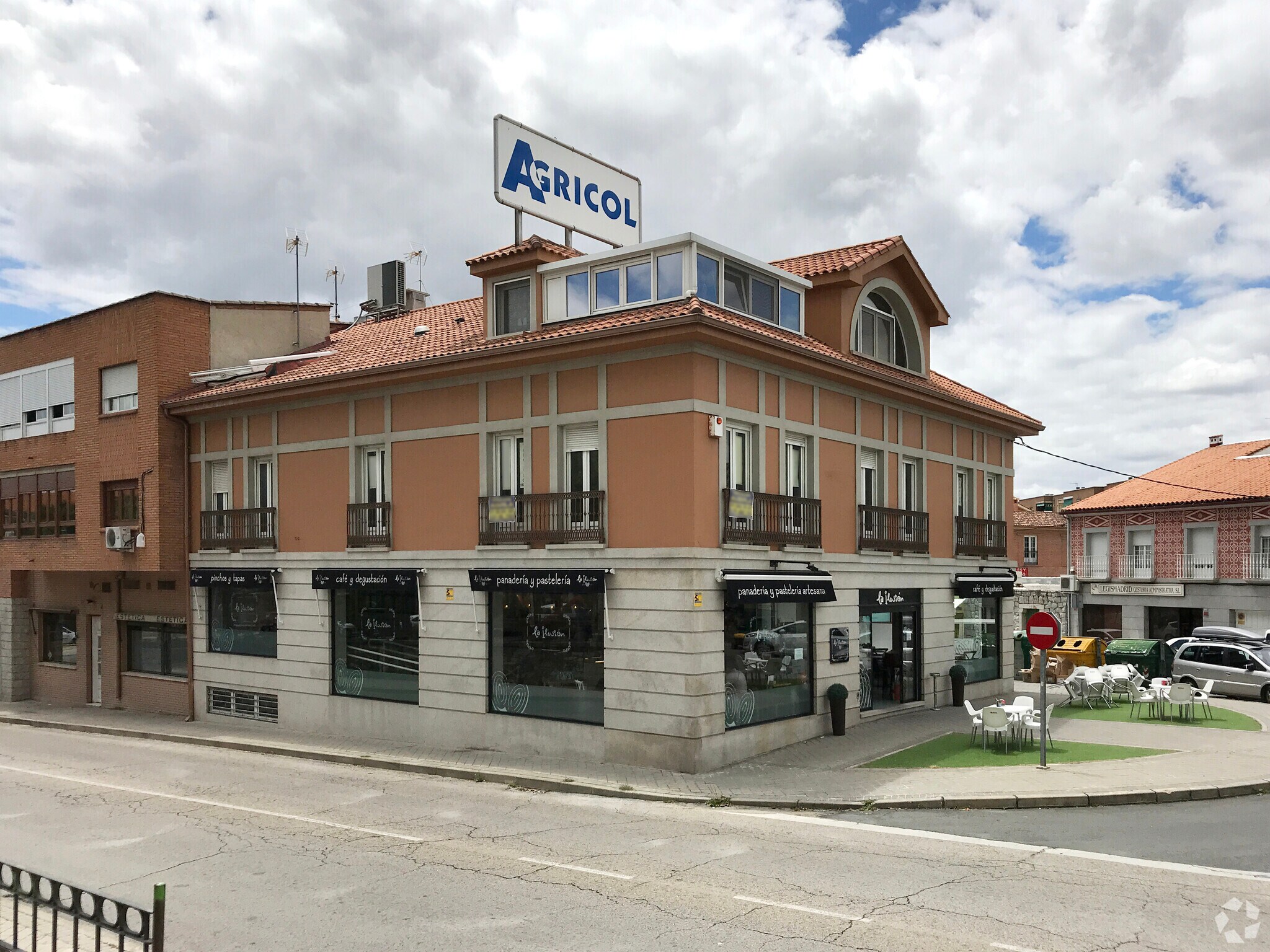 Calle de los Frailes, 120, Colmenar Viejo, Madrid to rent Primary Photo- Image 1 of 3