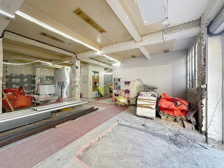Office in Paris for sale - Interior Photo - Image 2 of 5