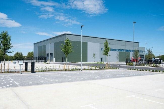 More details for 41 College Rd, Aylesbury - Retail, Industrial to Rent
