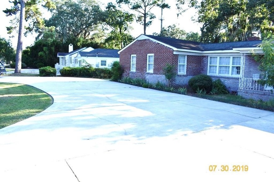 10407 White Bluff Rd, Savannah, GA for rent - Primary Photo - Image 1 of 2