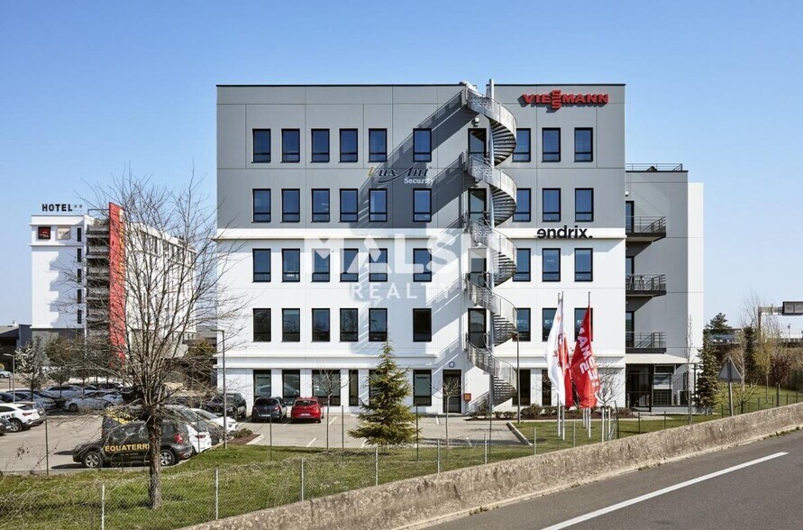 Office in Saint-Priest to rent - Building Photo - Image 2 of 13