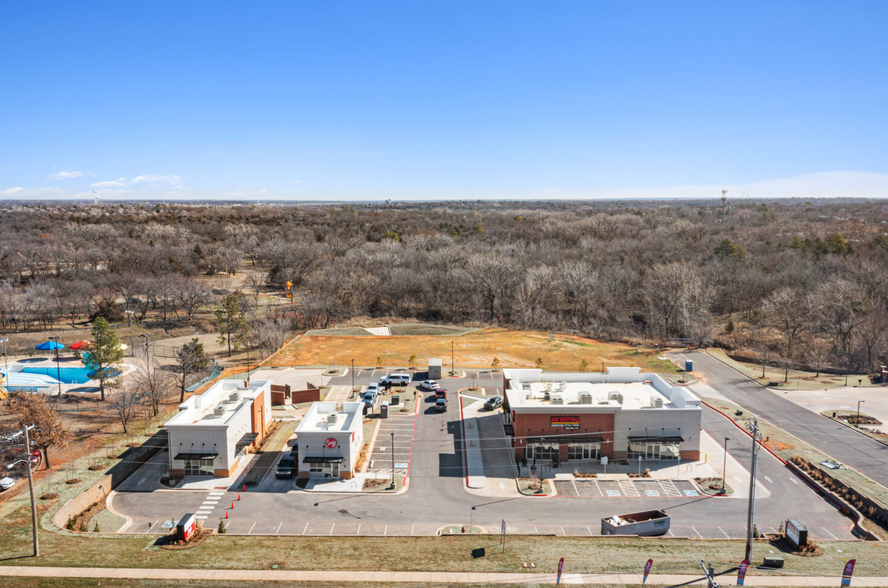 1124 S Bryant Ave, Edmond, OK for sale - Building Photo - Image 2 of 2