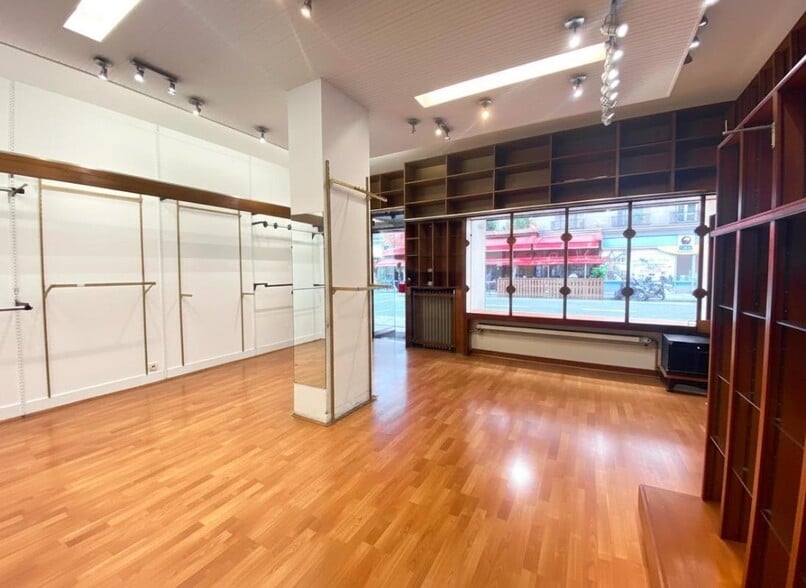 Retail in Paris to rent - Interior Photo - Image 2 of 7
