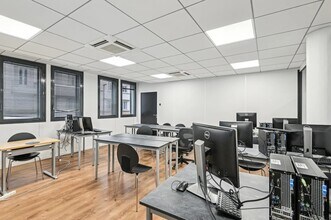 62 Rue Barthélémy Danjou, Boulogne-Billancourt to rent Interior Photo- Image 2 of 11