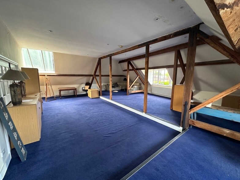 Church Rd, Penn to rent - Building Photo - Image 3 of 3