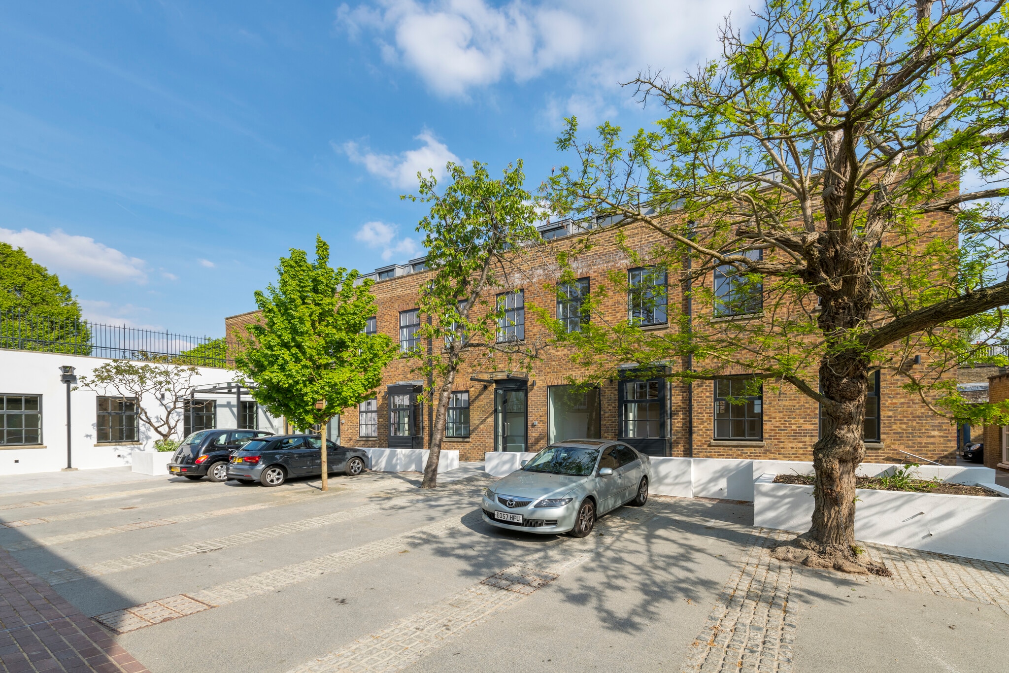 Holbrooke Pl, Richmond to rent Primary Photo- Image 1 of 4