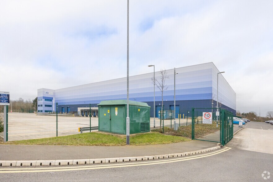 2 Lancaster Way, Biggleswade to rent - Building Photo - Image 3 of 3