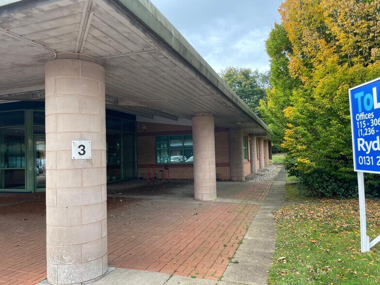 3 Michaelson Sq, Livingston to rent - Building Photo - Image 3 of 12